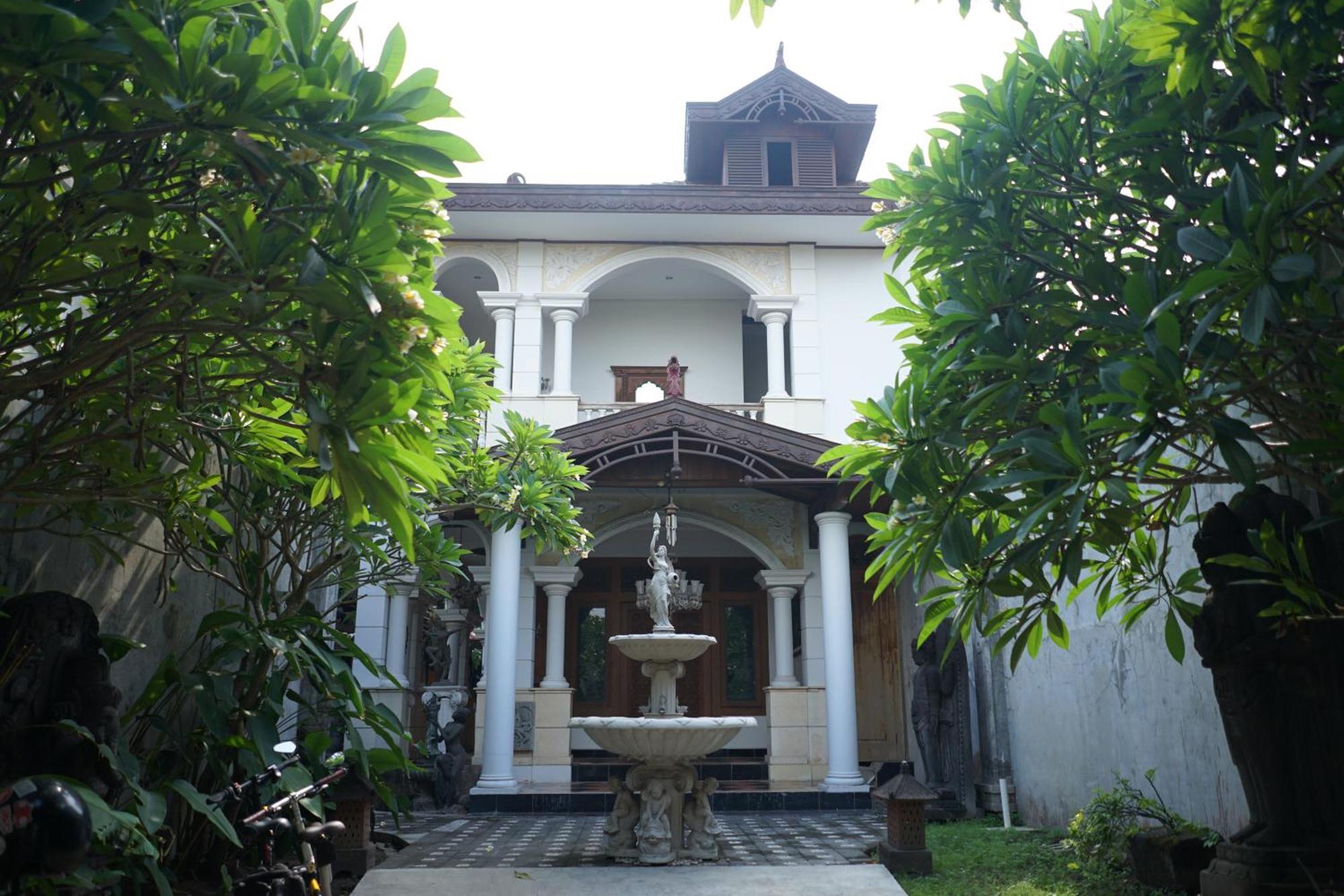 Rumah Pesik Art & Heritage Hotel Gondowulung Екстериор снимка
