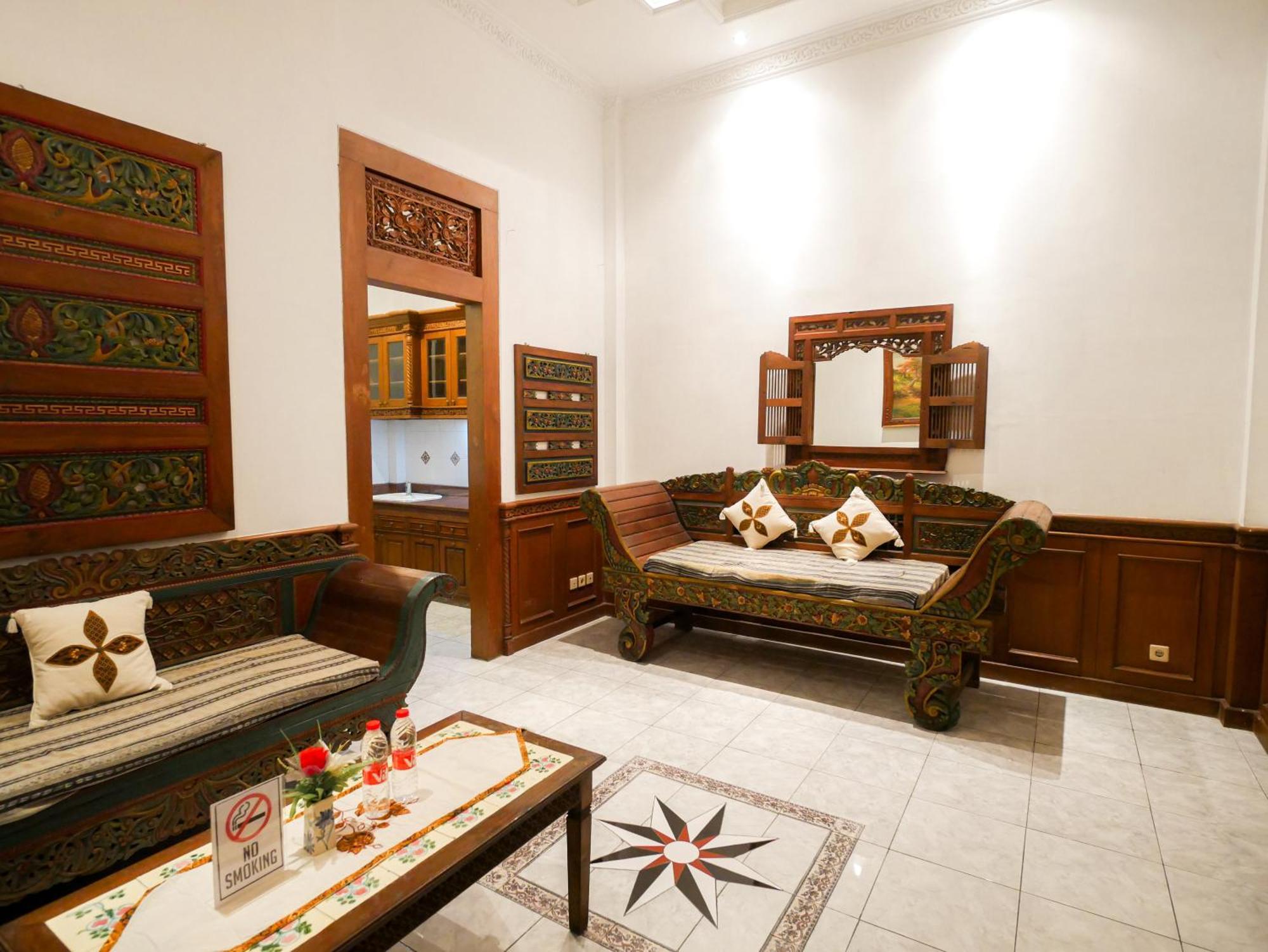 Rumah Pesik Art & Heritage Hotel Gondowulung Екстериор снимка